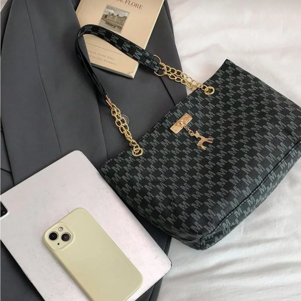 ⚠️Clearance Patterned Chain Shoulder Tote Bag Elegant Black With Gold Accents - Picture 9 of 9